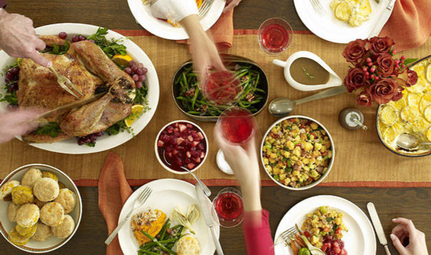 Loving Thanksgiving Traditions – The RoundUp