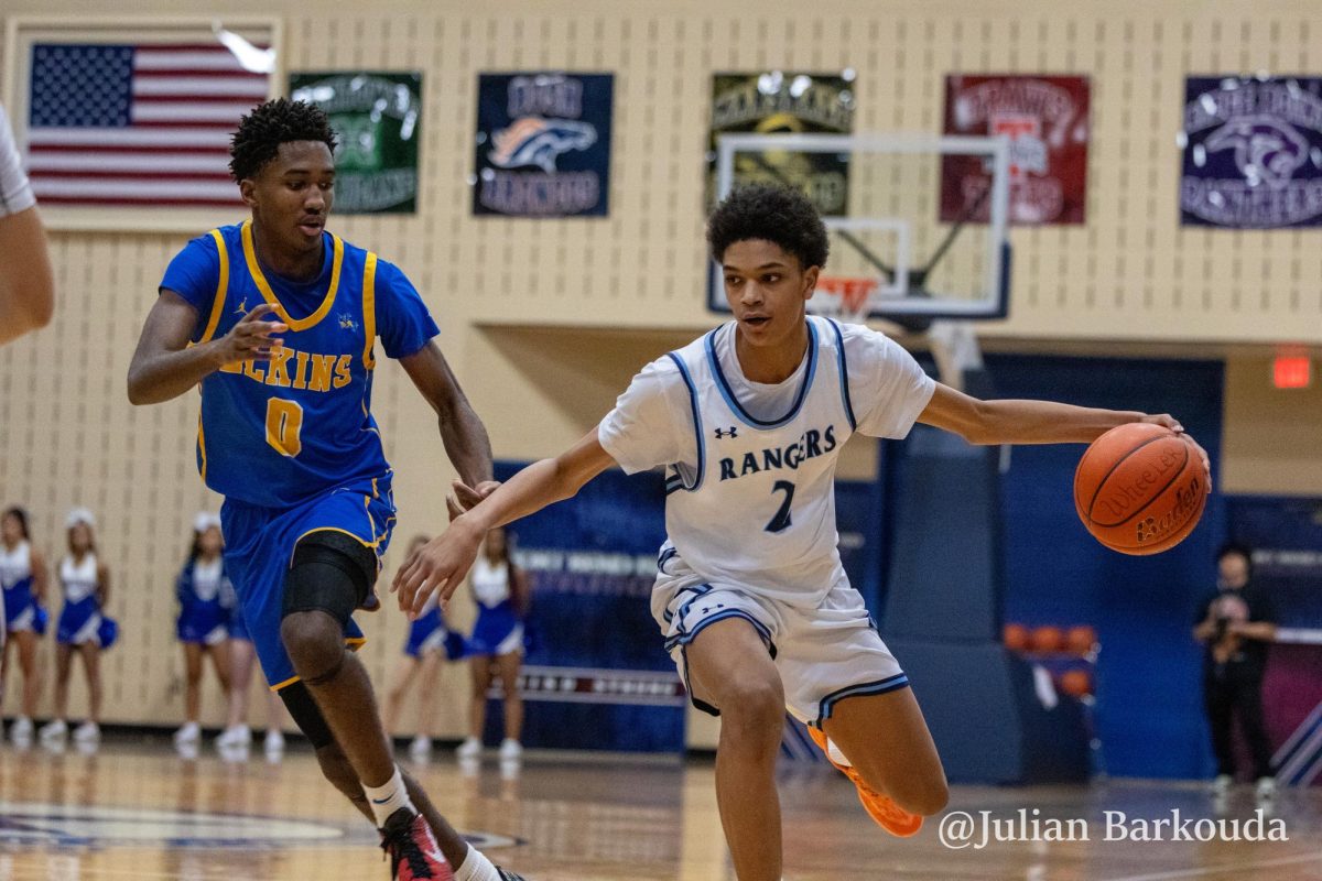 Varsity_Mens_Basketball_Elkins_Julian Barkouda_-01